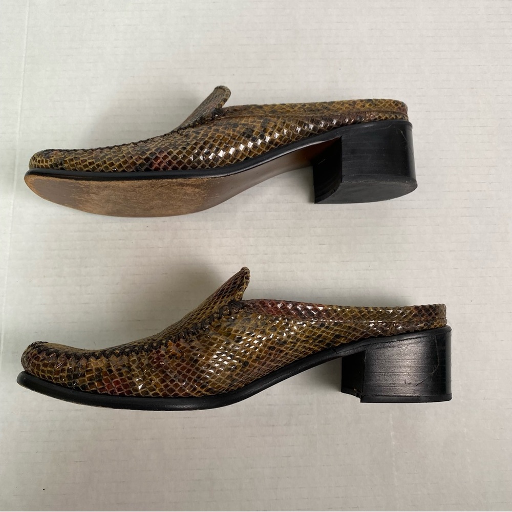 Stuart Weitzman Snakeskin Mule’s Size 9 - image 4